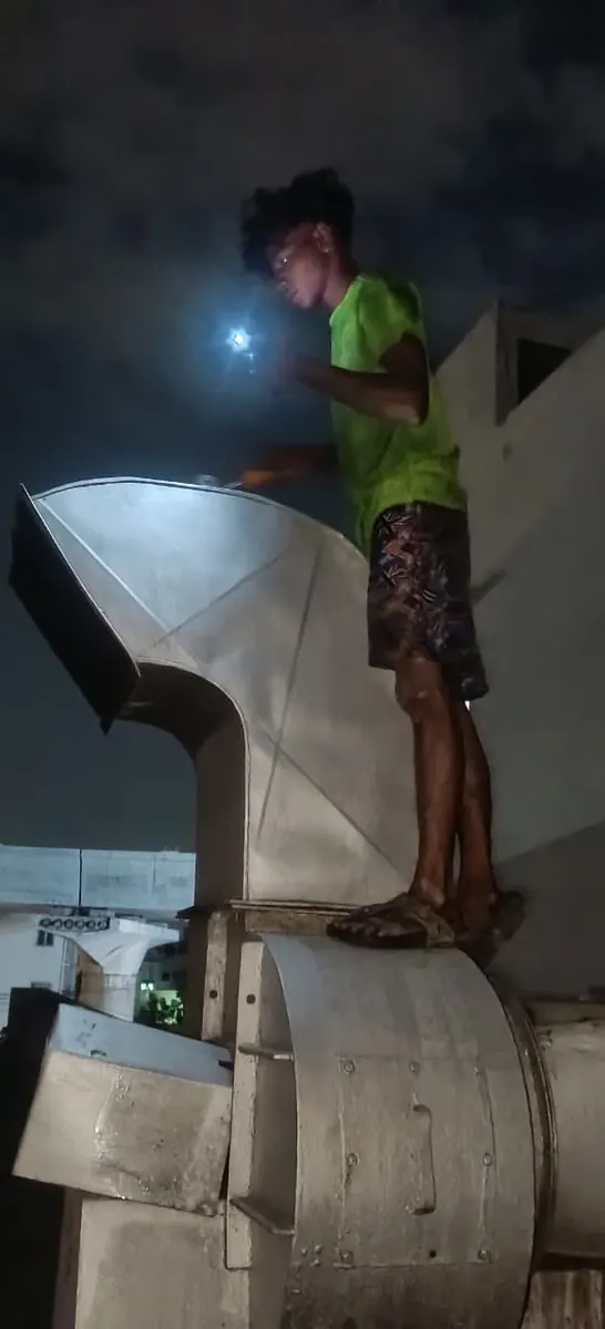 Duct and blower unit being positioned on a terrace parapet